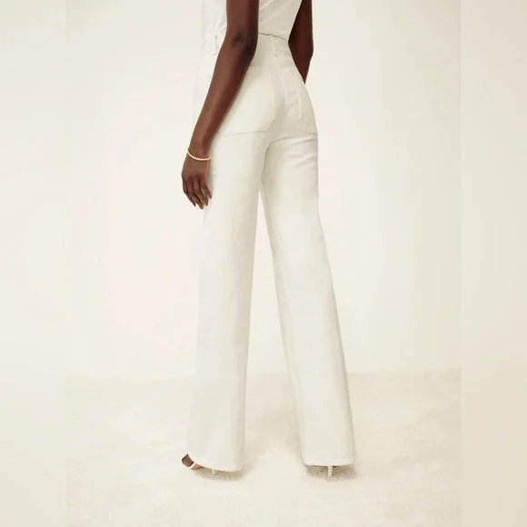 Reformation Alyssa High Rise Wide Leg Long Jeans in Vintage White - Picture 4 of 10